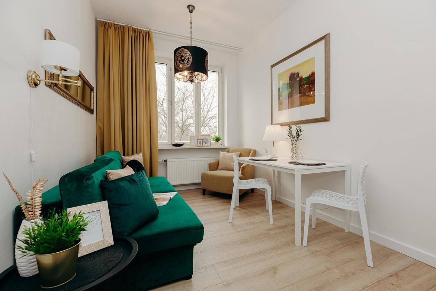 V Airport & West Railway Station With Privat Bathroom *