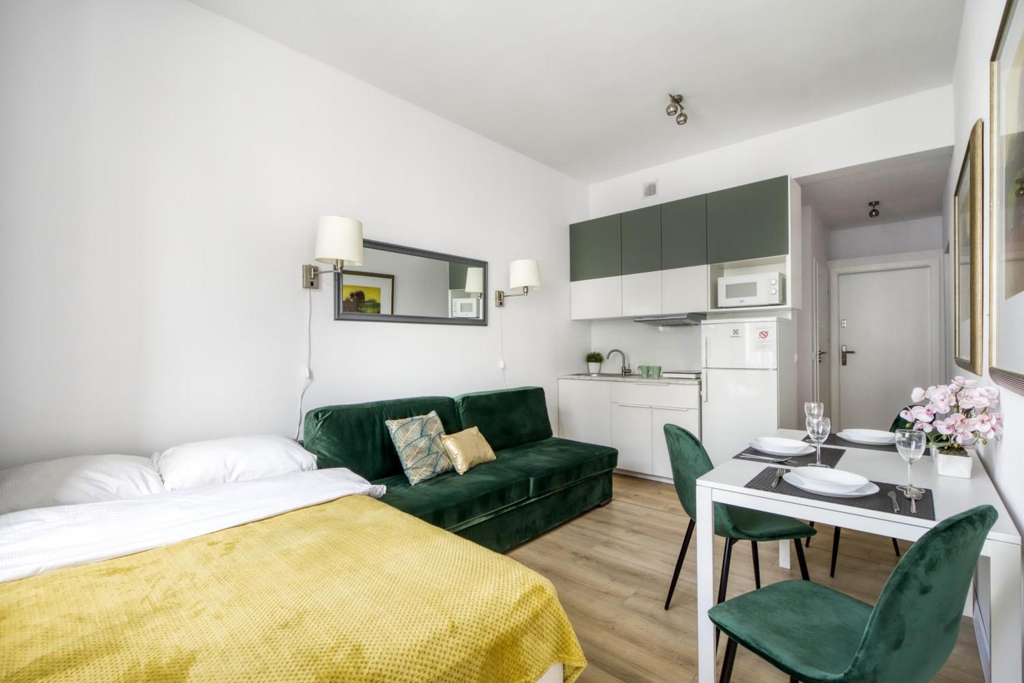 V Airport & West Railway Station With Privat Bathroom * Warszawa