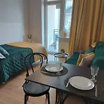 V Airport & West Railway Station With Privat Bathroom